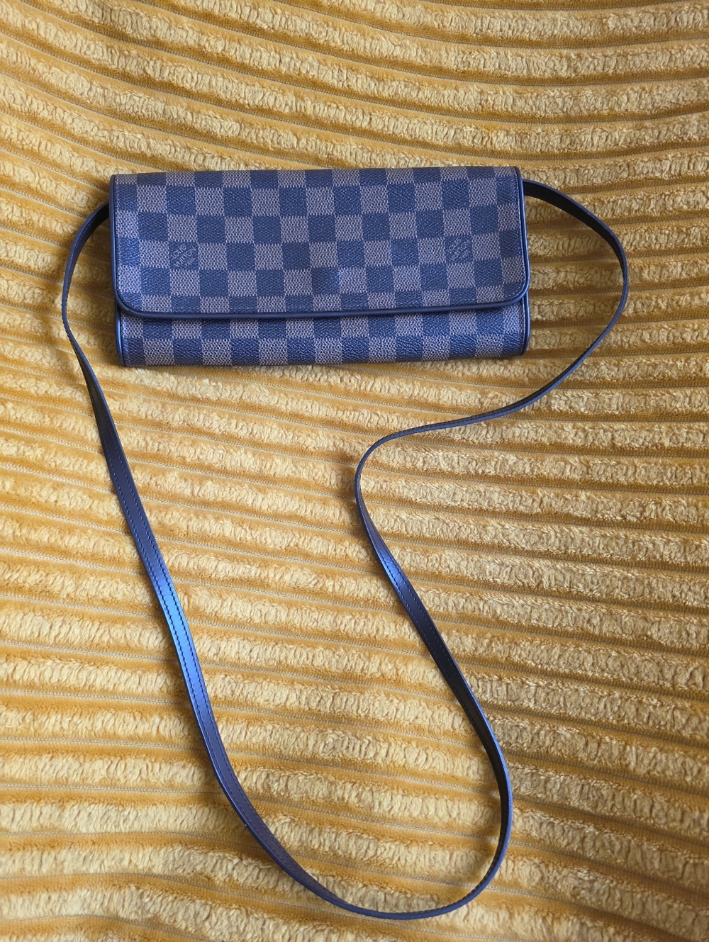 Louis Vuitton Damier Ebene Pochette Twin GM